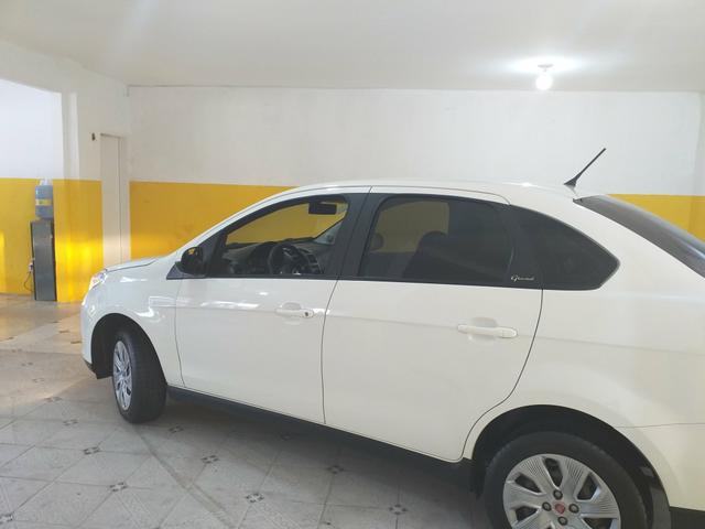 Grand Siena 1.4 attractive 2018 o mais novo de Sergipe com 26.000 km - Foto 16