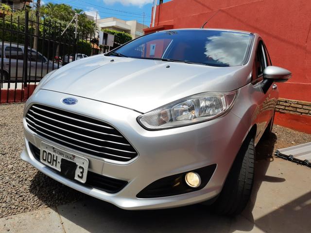 New Fiesta Hatch 1.5 SE * 2014