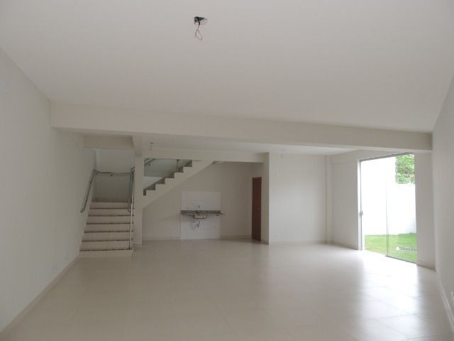 Alugo Sala Comercial com 131 m² na Via 89, Setor Sul