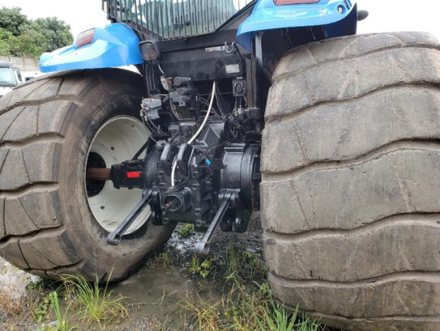 Trator New Holand T7.240 Ano 2014/2015 C/ 16.890 Horas - Foto 4