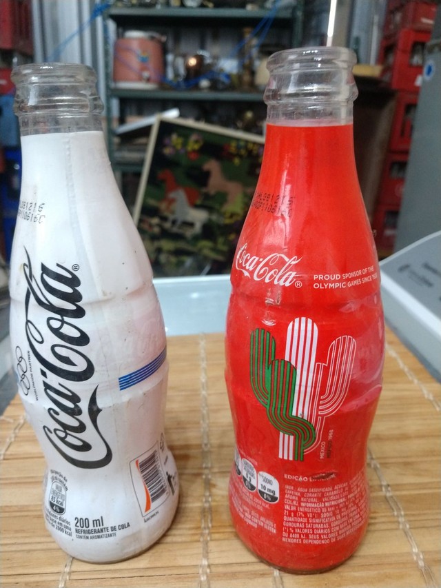 Duas garrafas antigas colecionadores  - Foto 5