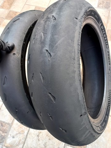 Par de pneus Michelin Power Cup2 200/55-17 e 120/70-17 - Foto 3