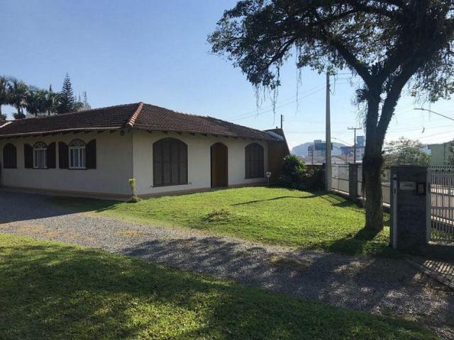 Casa à venda com 3 dormitórios em Costa e silva, Joinville cod:KR737