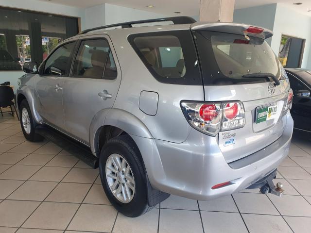 TOYOTA HILUX SW4 2015/2015 2.7 SR 7 LUGARES 4X2 16V FLEX 4P AUTOMÁTICO - Foto 6