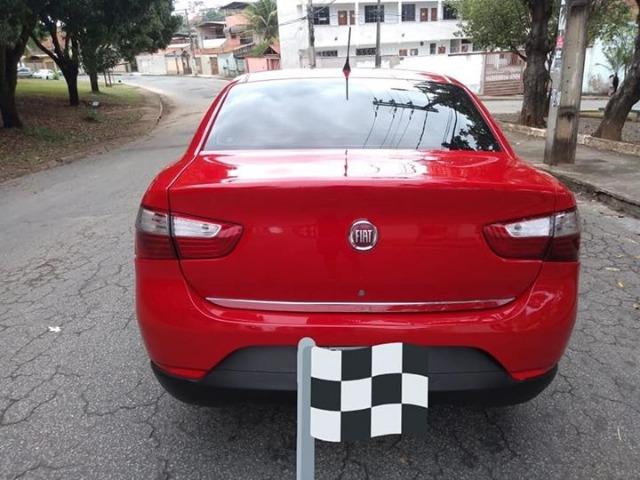 Grand Siena 1.4 ano 2013 Tetrafuel álcool gasolina e GNV de fabrica impecável baixo km - Foto 3