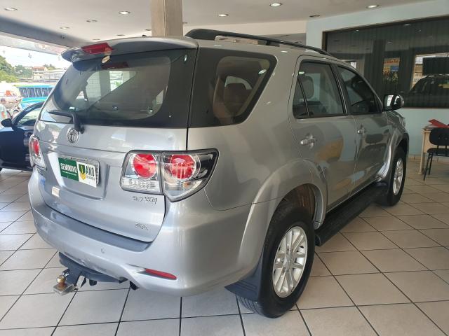 TOYOTA HILUX SW4 2015/2015 2.7 SR 7 LUGARES 4X2 16V FLEX 4P AUTOMÁTICO - Foto 4