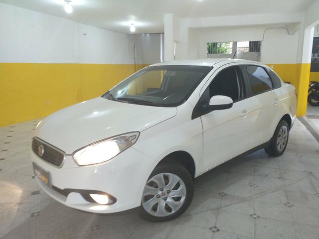 Grand Siena 1.4 attractive 2018 o mais novo de Sergipe com 26.000 km