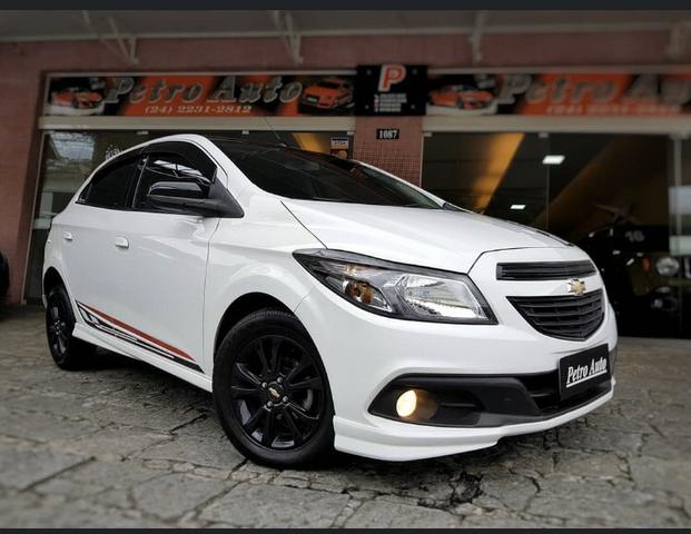 Onix Effect 1.4 flex / branco / completíssimo / 38.000km / Petrópolis/RJ