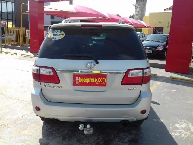TOYOTA HILUX SW4 2009/2010 3.0 SRV 4X4 7 LUGARES 16V TURBO INTERCOOLER DIESEL 4P AUTOMÁTI - Foto 4