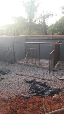Vendo canil de ferro pintado/casinha - Foto 4