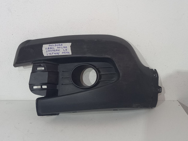 Moldura Farol Milha Sandero Stapwey 11/14 dir/esq ( CADA ) - Foto 4