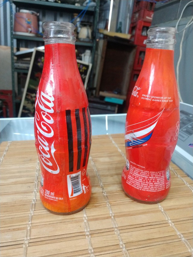 Duas garrafas antigas no estado  - Foto 2