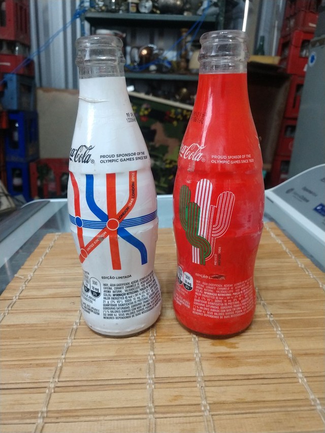 Duas garrafas antigas colecionadores 