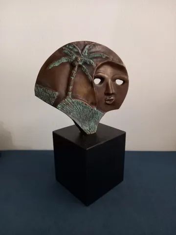 Escultura  bronze - 25 cm de altura com a base - Foto 3
