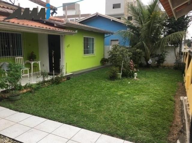 Casa com piscina, 3 quartos no centro de navegantes - Foto 3