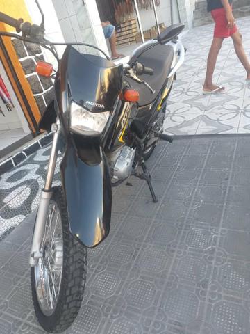 Bros 150 em dias no ponto de transferir