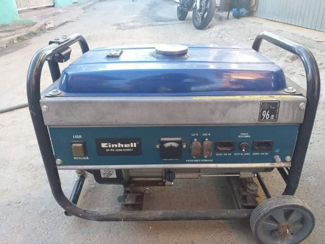 Gerador de energia movido a gasolina