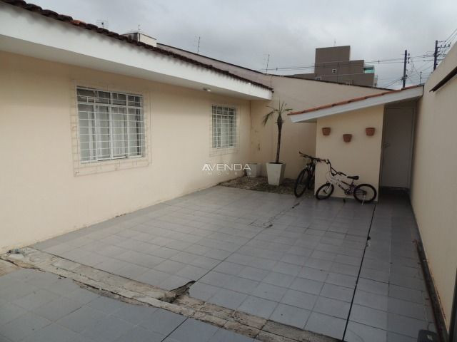 Casa térrea em ótima localização, contendo 3 dormitórios sendo 01 suíte - Foto 3