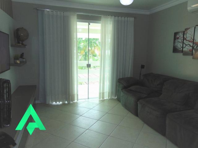 Lindíssima casa com piscina, no Bairro da Velha!! - Foto 8