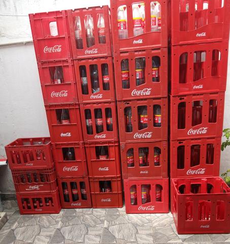 Engradados e garrafas retornáveis