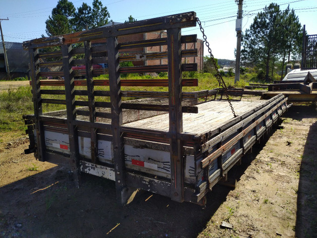 Carroceria de Madeira Truck 7,40 metros - Foto 2