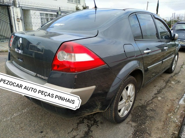 Sucata Renalt Megane 2.0 Sedan 2008 Para Retirada de Peças - Foto 3