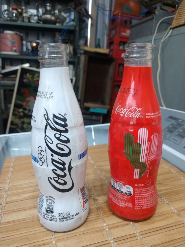 Duas garrafas antigas colecionadores  - Foto 6