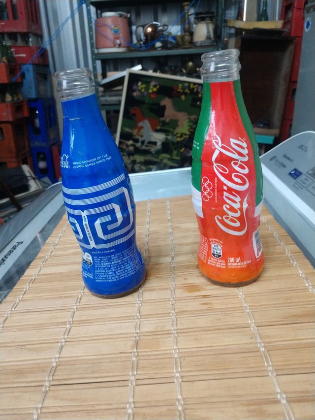 Duas garrafas refrigerante antigas  - Foto 3