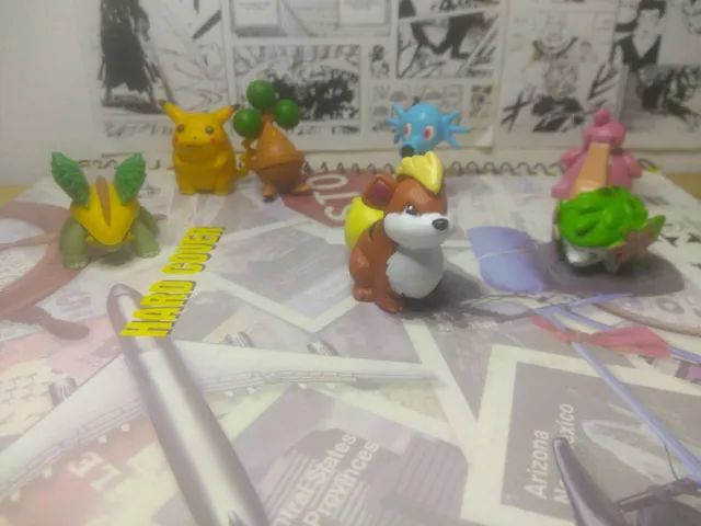 Lote com Seis Brinquedos Pokemon