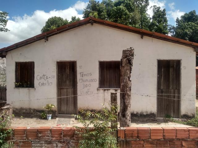 Alugo casa