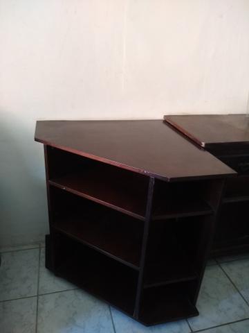 Rack de canto de madeira no valor de 120,00 reais - Foto 2