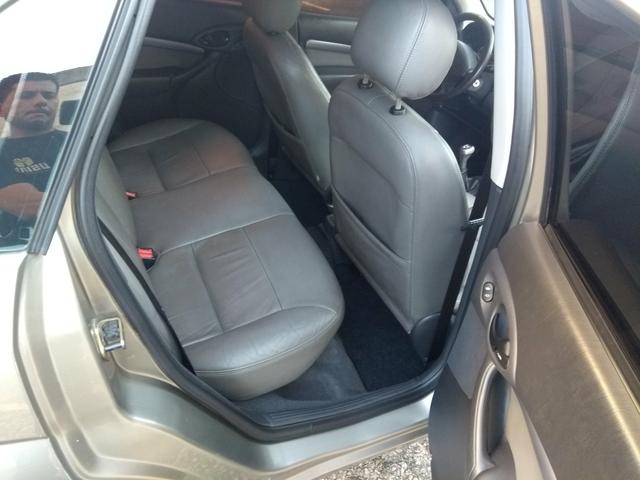 Focus sedan impecável - Foto 10