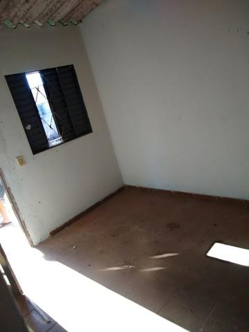 Otimo Lote 300 m² com 2 Barracos Cond. Dom Francisco - Foto 3