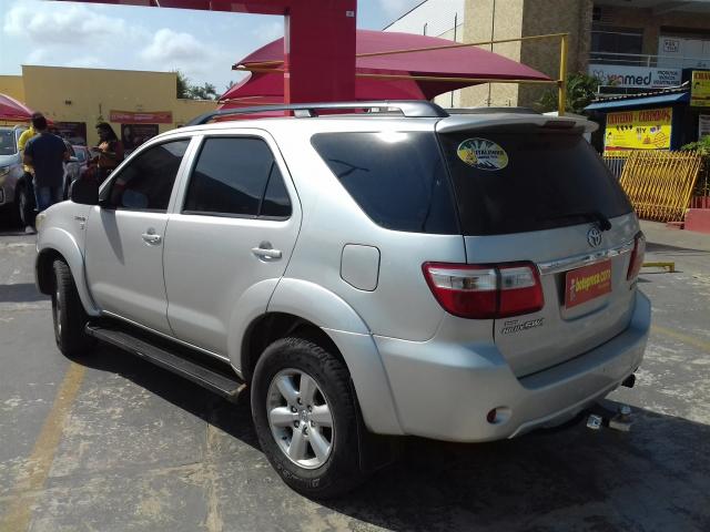 TOYOTA HILUX SW4 2009/2010 3.0 SRV 4X4 7 LUGARES 16V TURBO INTERCOOLER DIESEL 4P AUTOMÁTI - Foto 5