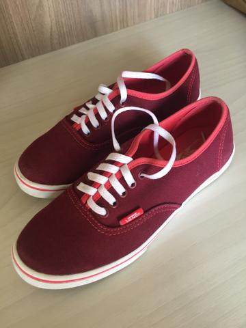 tenis vans marsala