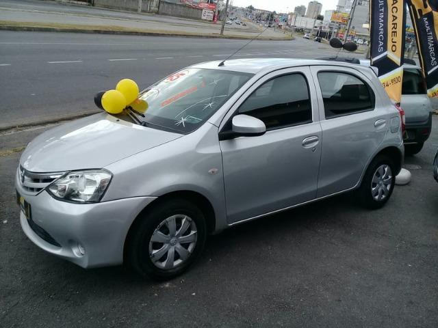 Toyota Etios X 1.3 FLEX 16V 5P Mec 2015 - Foto 2