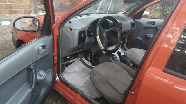 Vw/Gol 1.0 8V 99/99 - Foto 4