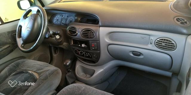 Renault - Foto 9