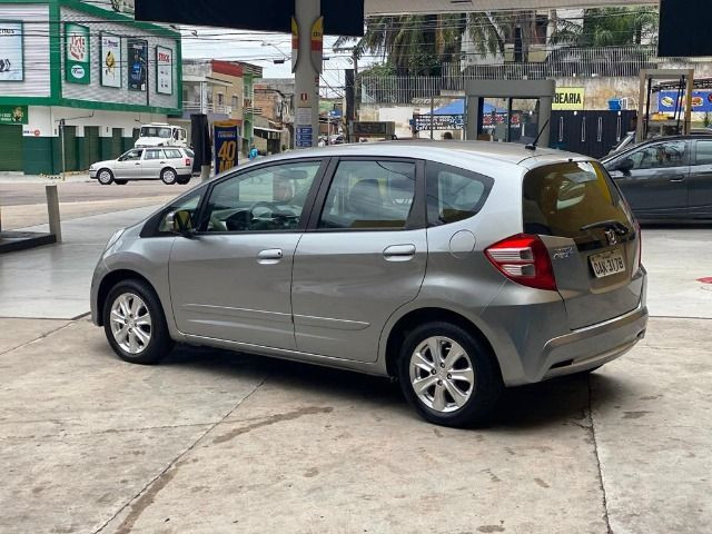 Honda Fit LX 1.4 aut. - 2013 - Revisões na autorizada/ Emplacado 2020/ Único dono - Foto 2