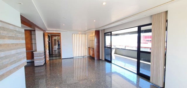 Apartamento para venda possui 190 metros quadrados com 3 quartos em Mucuripe - Fortaleza - - Foto 9