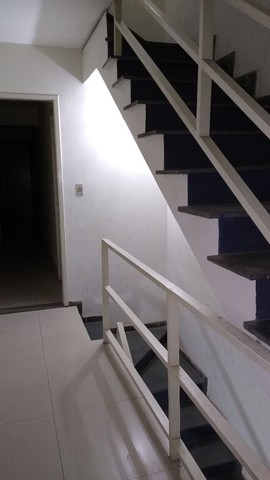 Aluga-se kitnet no Centro/ Sala, Quarto, próx Casa & Vídeo.