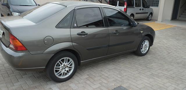 Focus Ghia Sedan 2001 - Foto 7