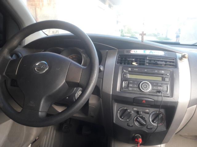 Carro livina - Foto 4