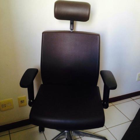 Vendo Cadeira Executiva em Courino. Aceito Proposta