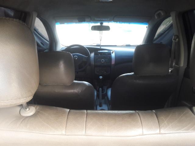 Carro livina - Foto 6