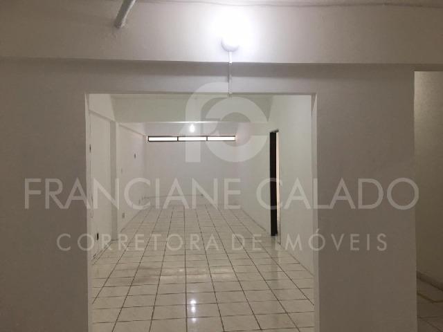 Ponto comercial, espaço amplo, c/ 225 m2 no Centro