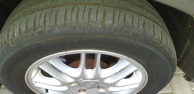 Focus Ghia Sedan 2001 - Foto 3