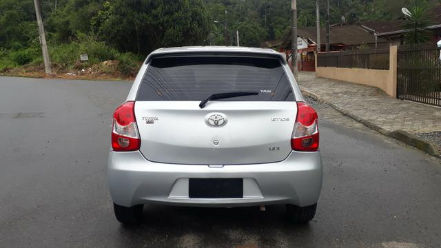 Etios 1.3 x Hatch 2014 único dono - Foto 5