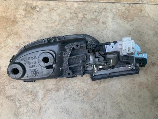 Maçaneta interna traseira honda new civic original - Foto 4
