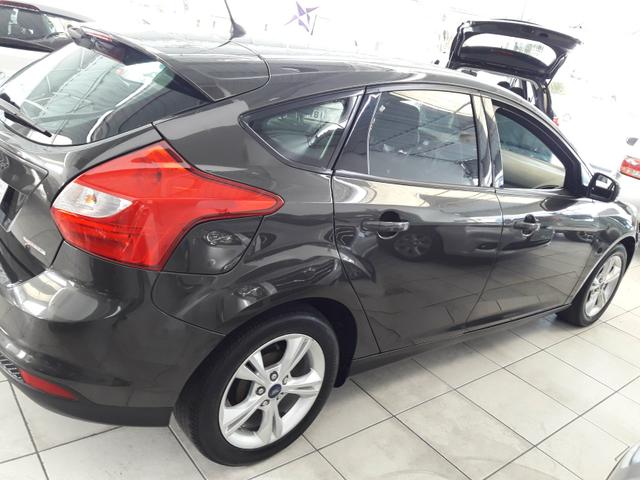 Ford focus 1.6 automático 2014 aceito trocas - Foto 8